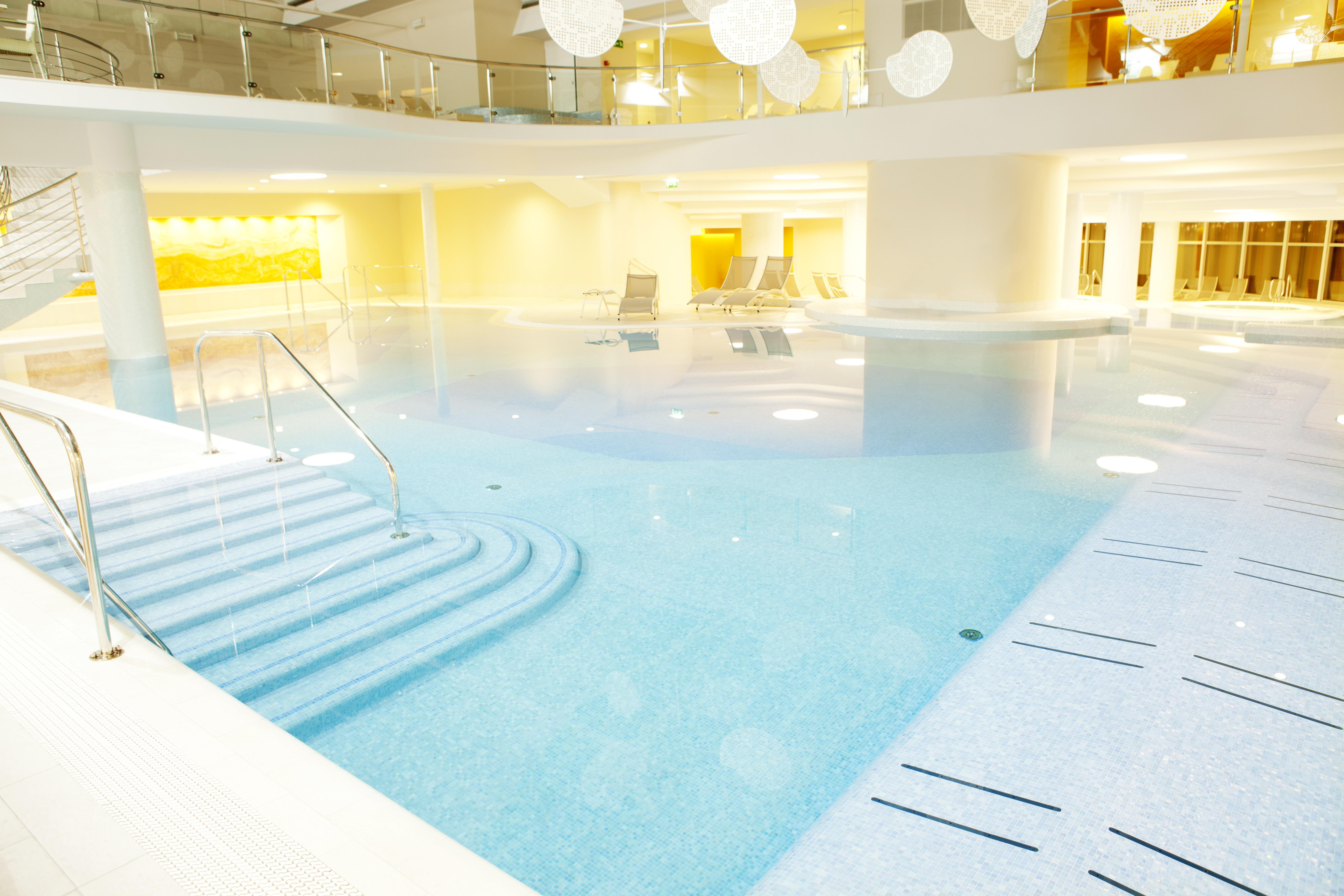 Hotel Slovenija - Terme & Wellness Lifeclass Portorož Eksteriør billede The swimming pool at the hotel