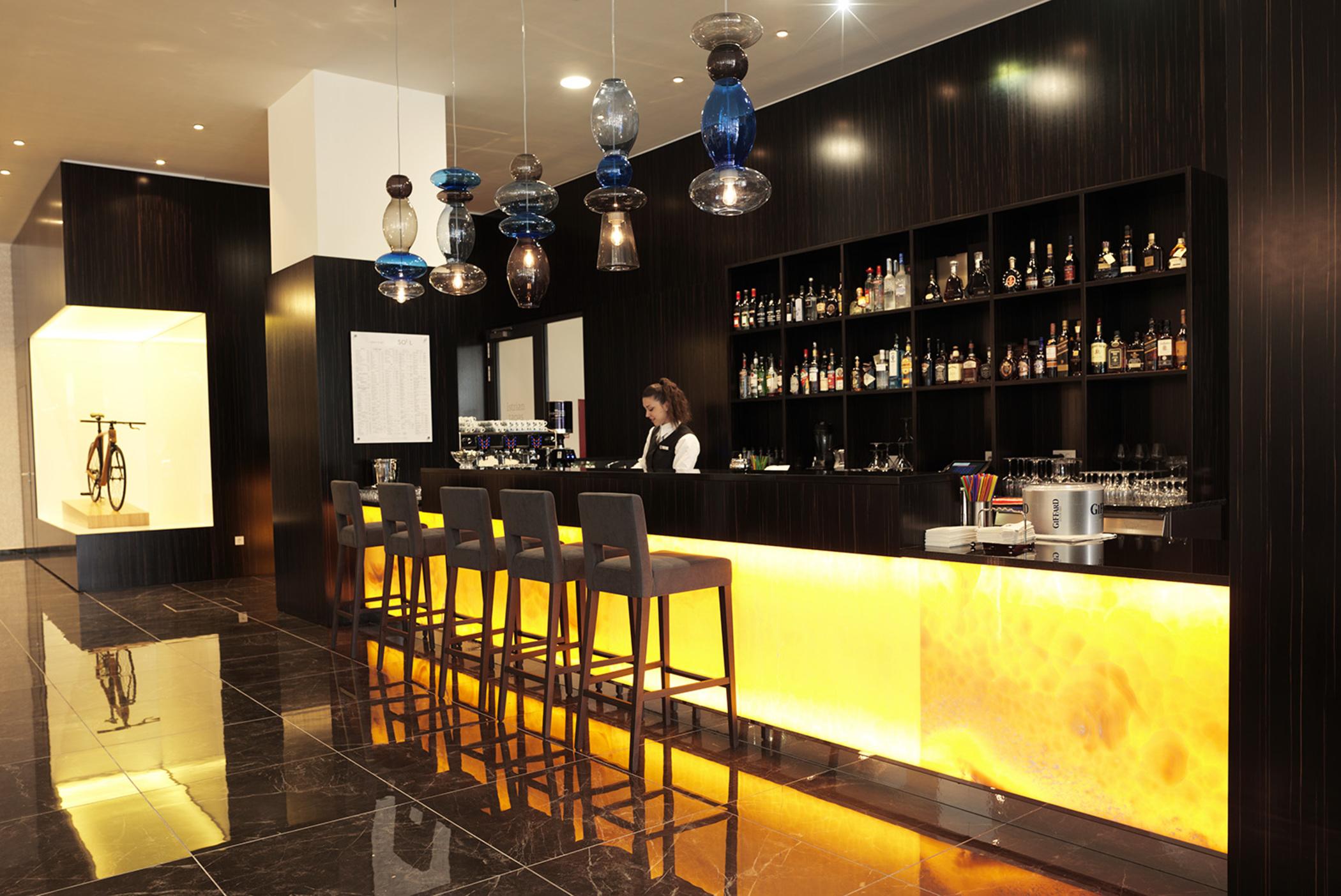 Hotel Slovenija - Terme & Wellness Lifeclass Portorož Eksteriør billede The bar at the lounge