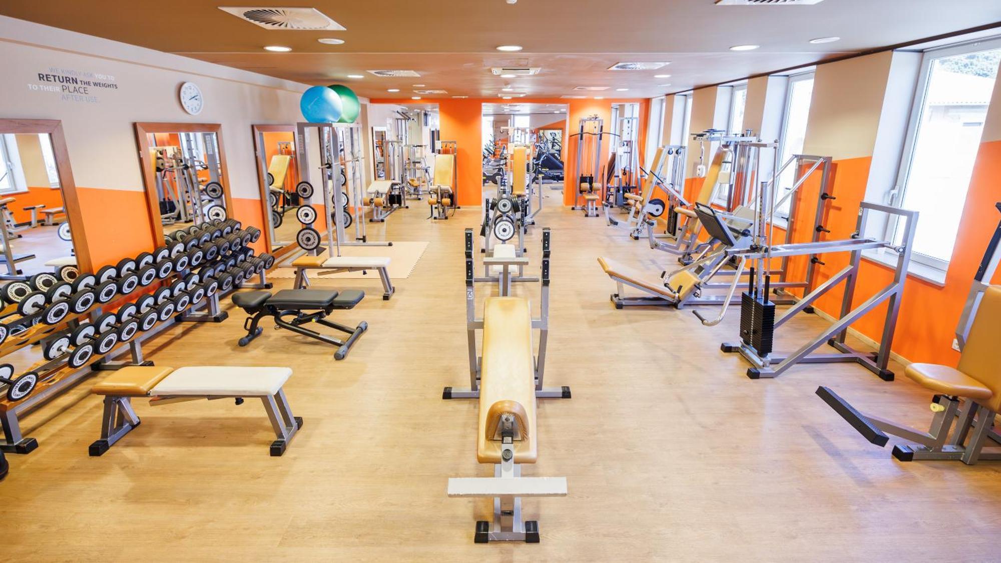 Hotel Slovenija - Terme & Wellness Lifeclass Portorož Eksteriør billede A typical gym